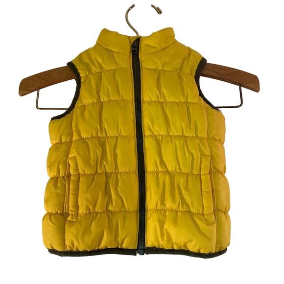 CARTER’S Boy’s Yellow/Lining Green Camo Puffer Vest / Size/ 9 Months - Picture 1 of 6